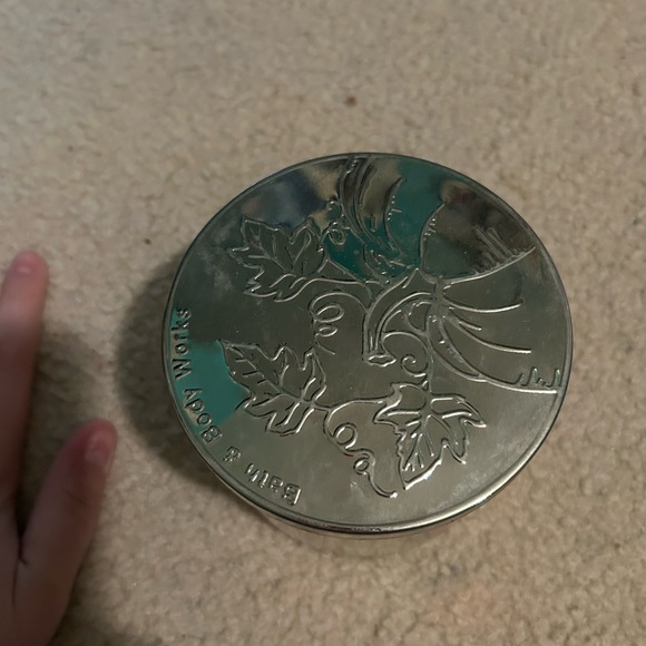 NEW Bath and Body Works Pumpkin Cupcake 3-Wick Candle - Picture 3 of 4